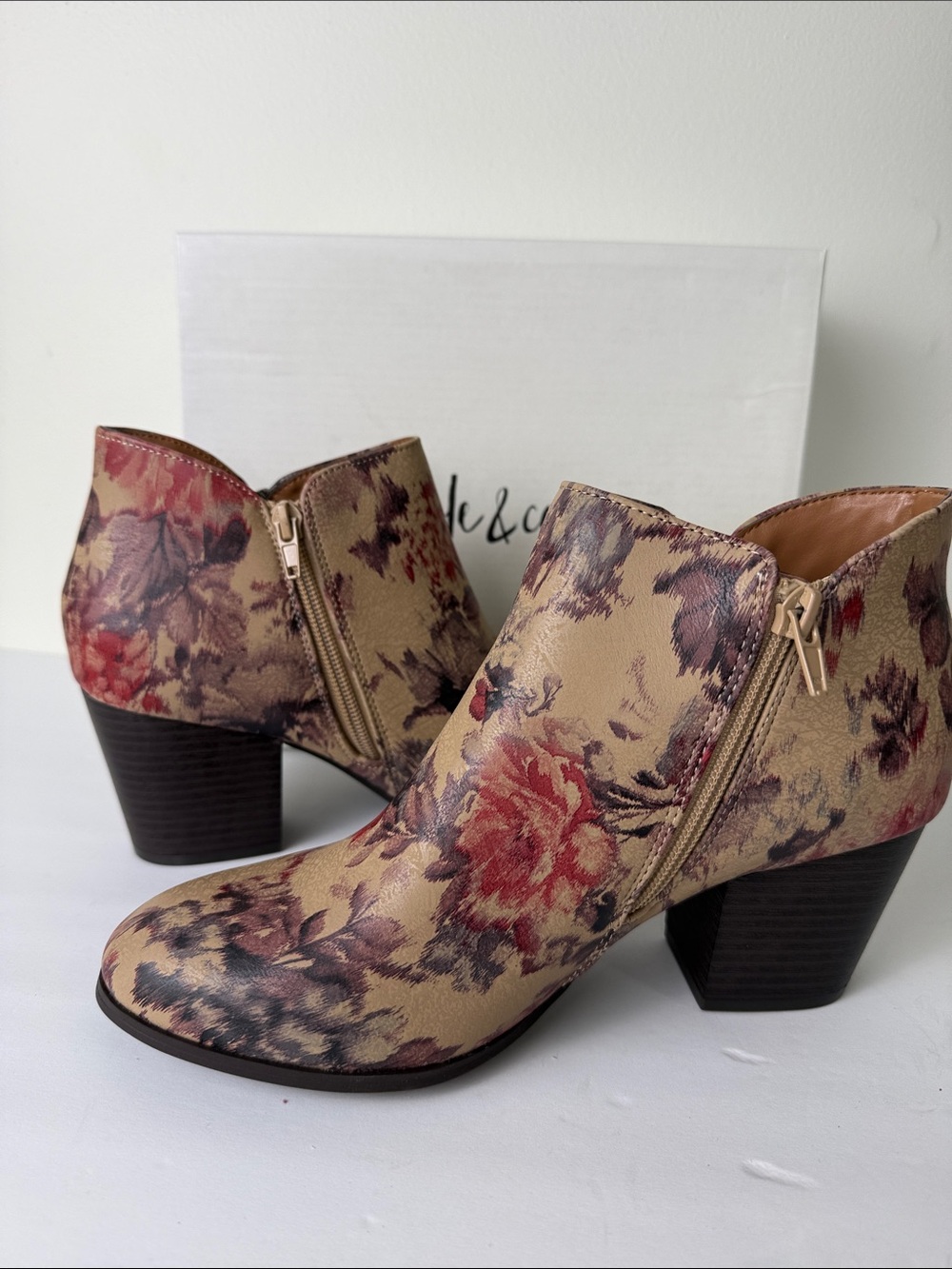 NIB Style & Co. Floral Artsy Ankle Booties in Tan Pink Purple 8M